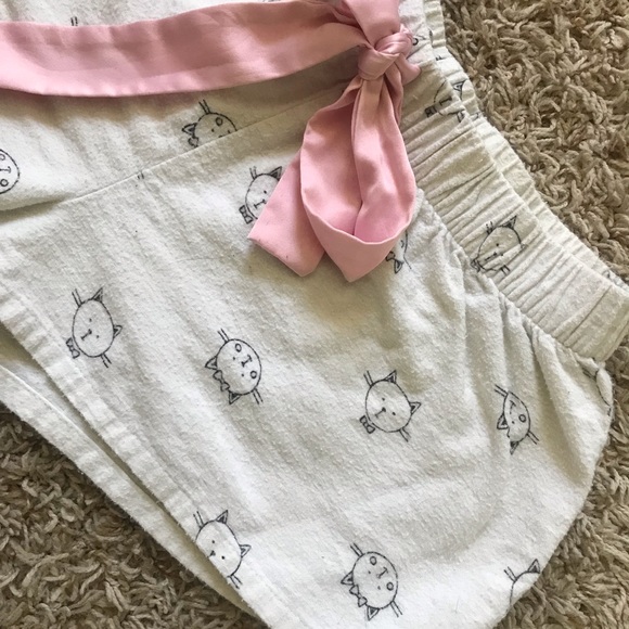 🐱💕Kitten PJ Set | Crop top & Pajama Shorts - Picture 8 of 9